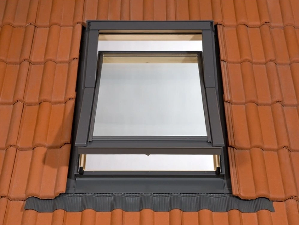 Vodotěsné lemování UFX pro profilované střešní krytiny RoofLITE